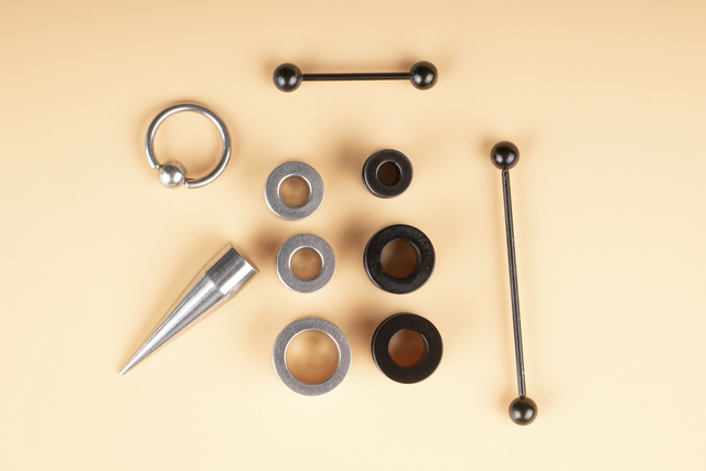 piercing-set-metal-accessories-for-piercing-the-skin-of-the-ears
